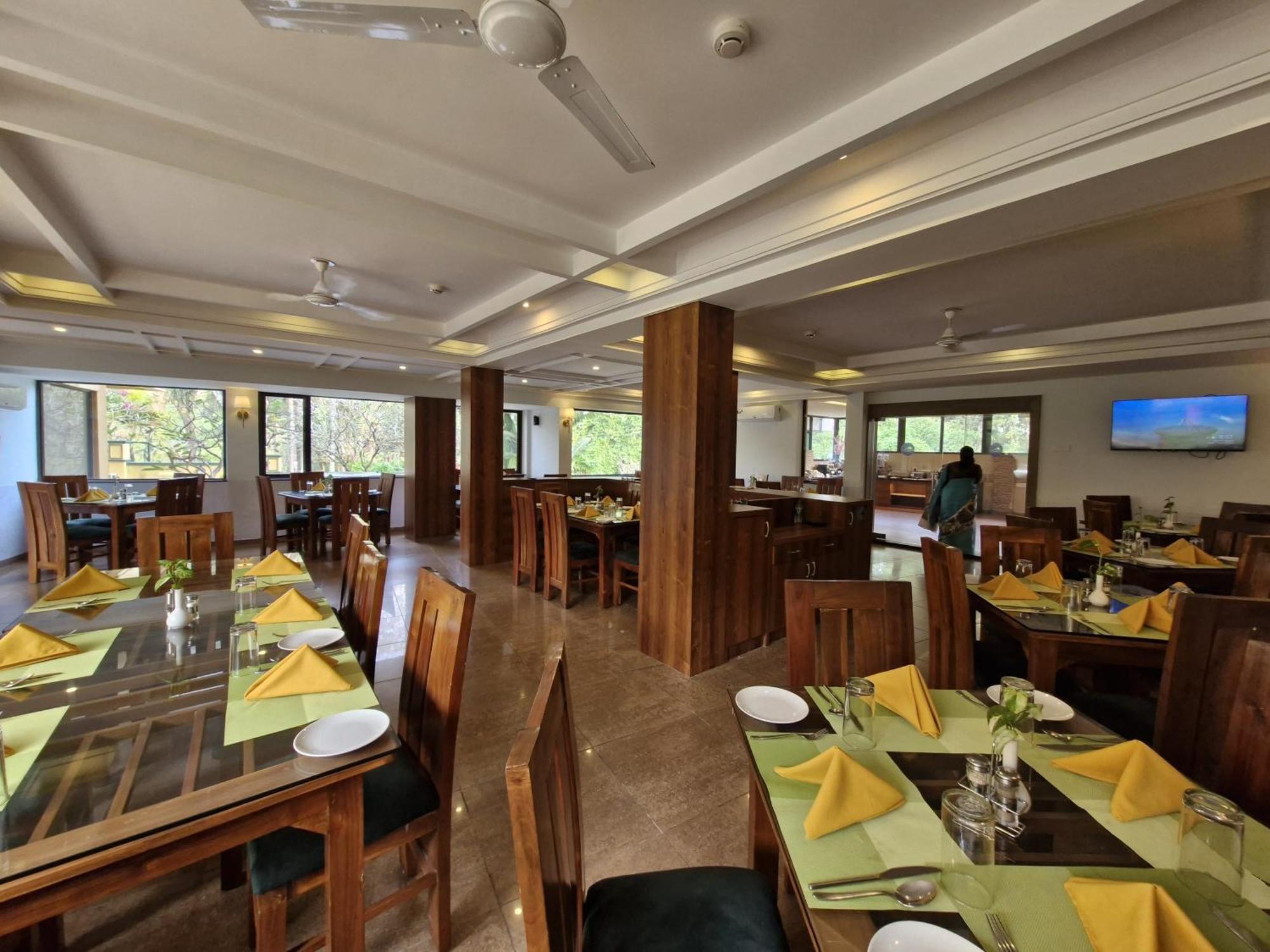 Golden Landmark Green Valley Beach Resort 도나폴라 외부 사진