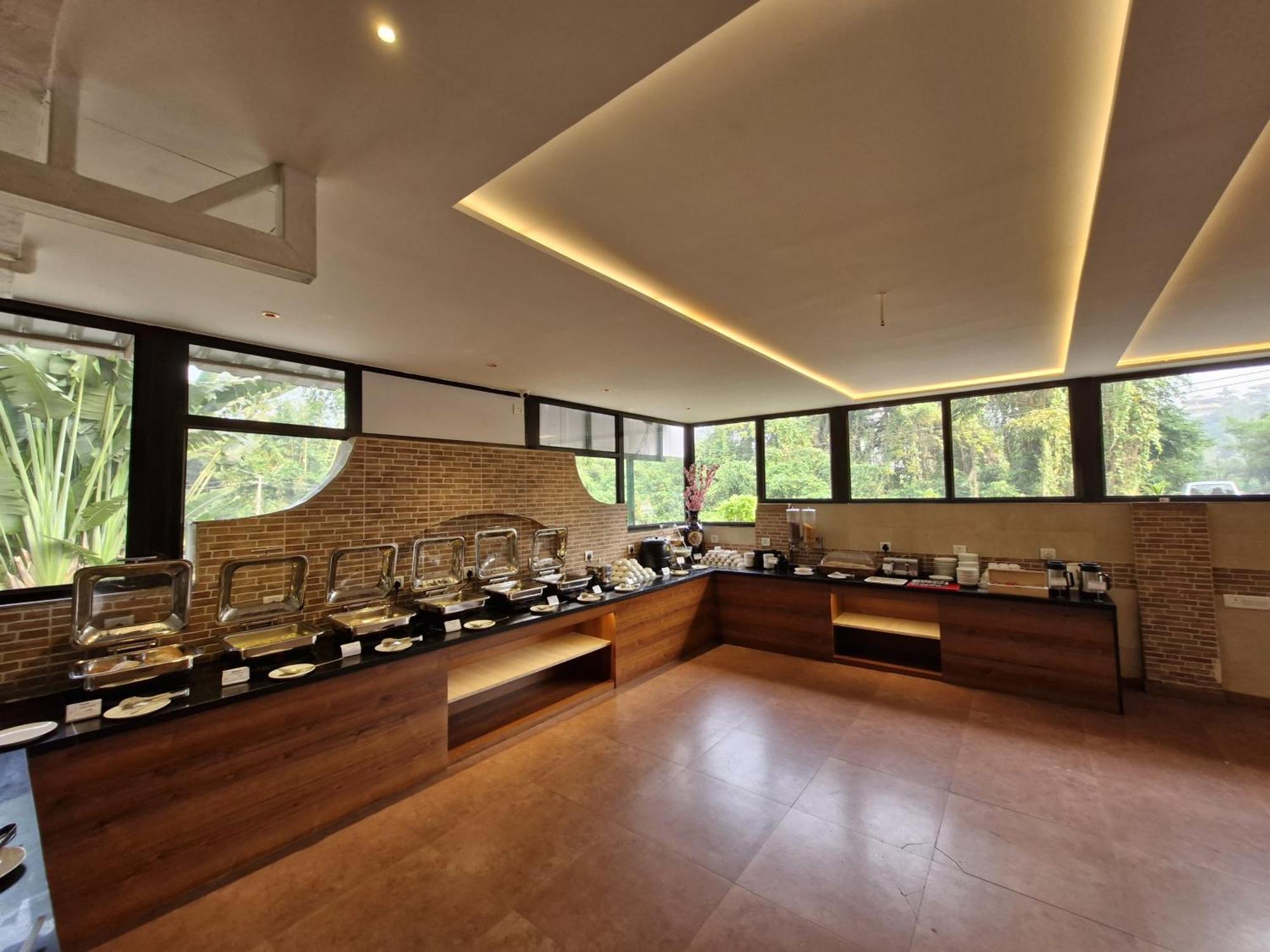 Golden Landmark Green Valley Beach Resort 도나폴라 외부 사진